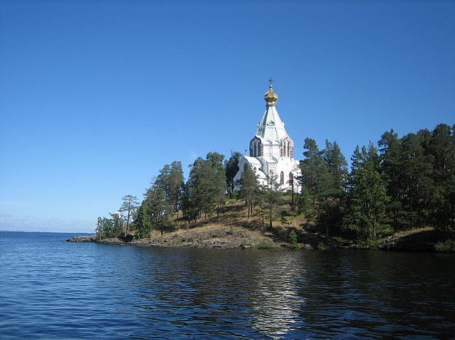Простая лесная дорога